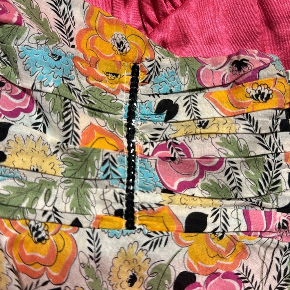 Short halter dress with beaded embellishments - Picture 8 of 10